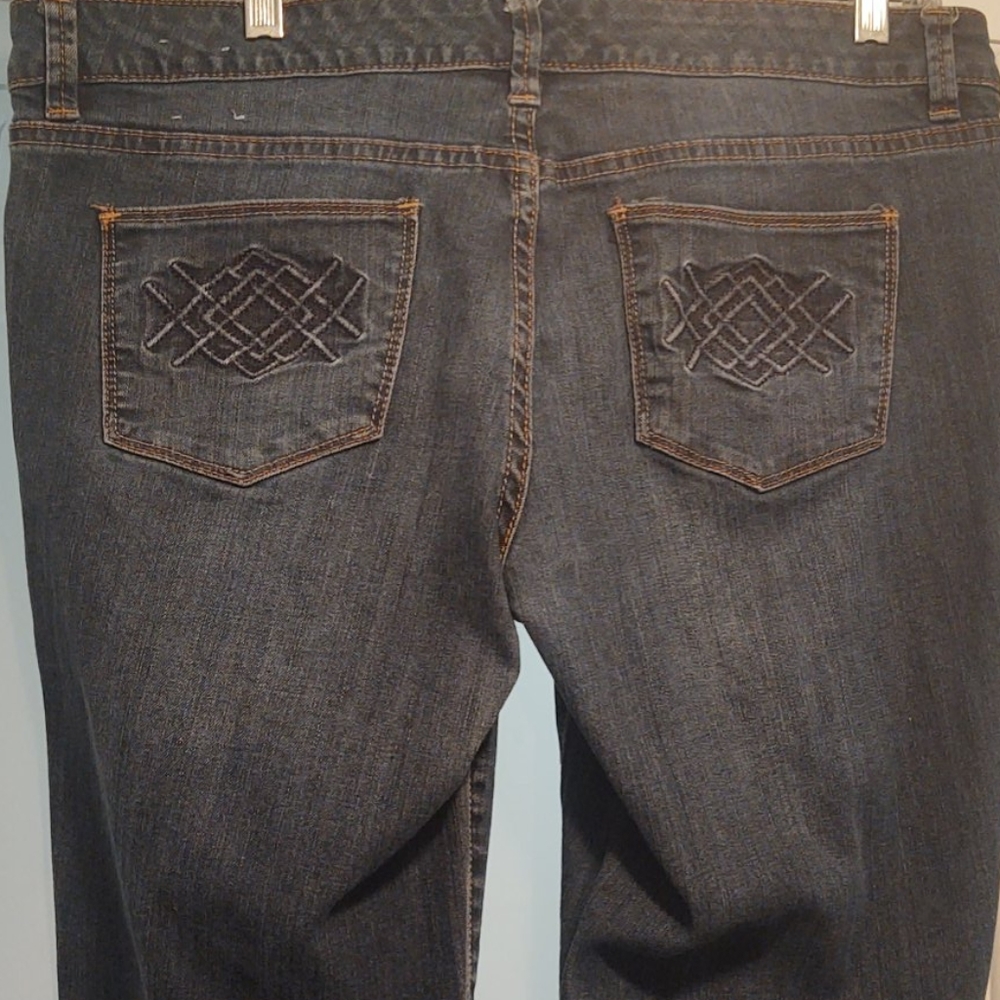 Jeans - Picture 3 of 4